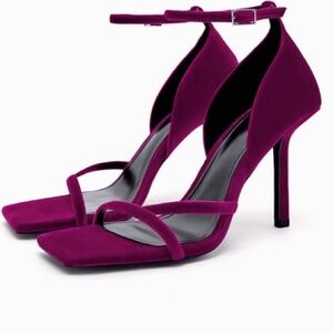 Zara heeled velvet sandals in Fuchsia /Burgundy color